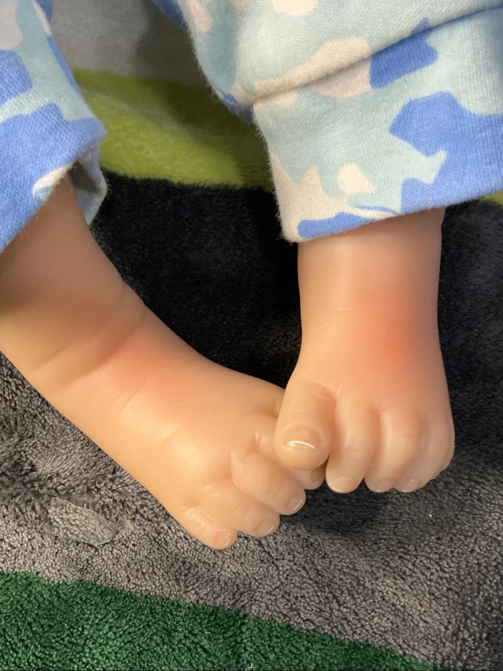 Dongguan Mikaiqi Wanju Reborn Sleepy Baby Doll - Blue Camo Pants 18in